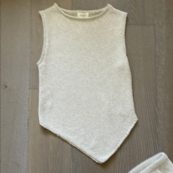 DISSH Cream Sleeveless Top and Skirt Set - Picture 3 of 7